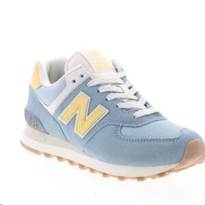 New Balance Light Blue and Yellow Size 8